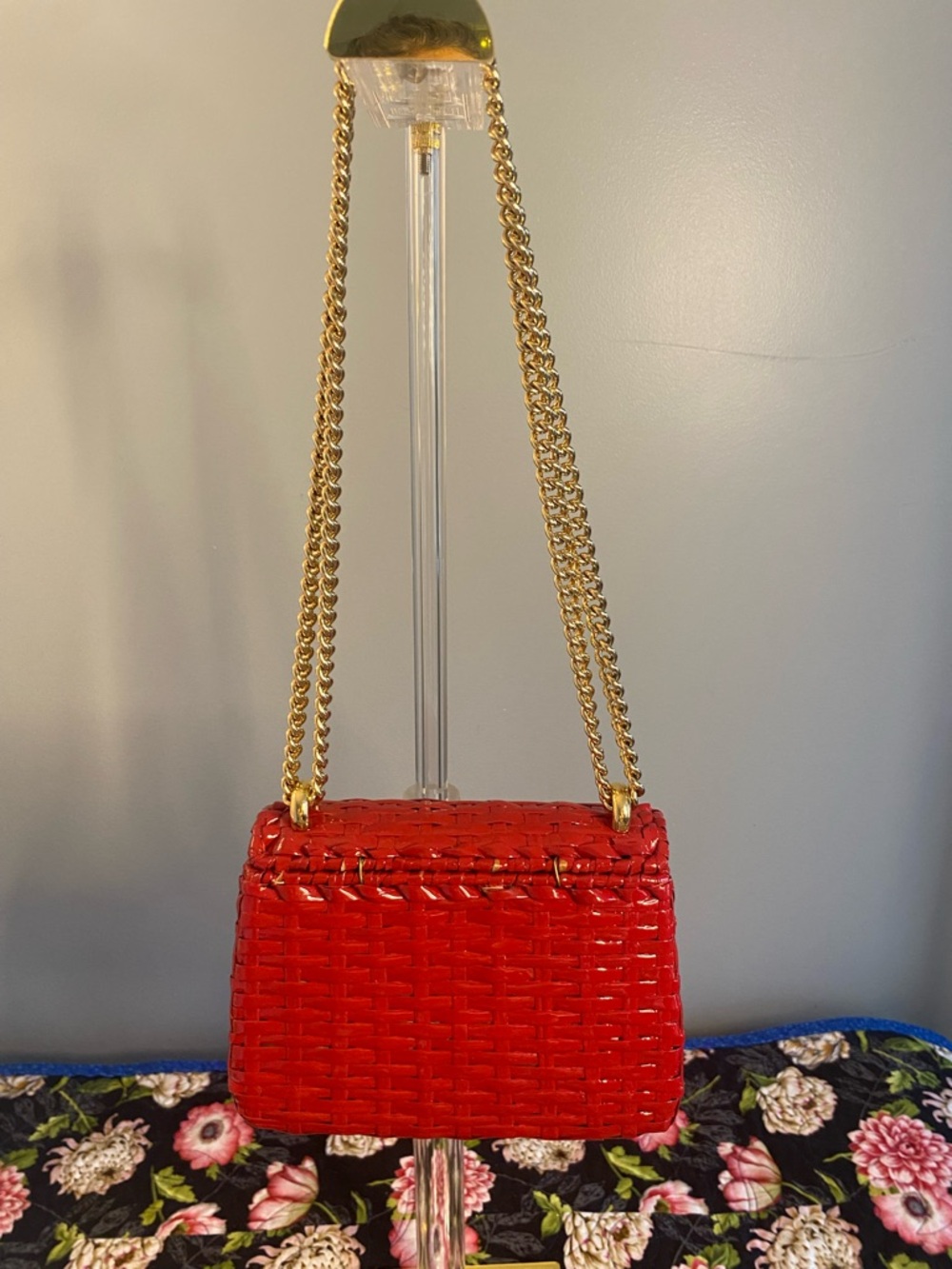 Gucci Red Wicker Woven Mormont  Shoulder Bag with Gold Chain - Picture 6 of 15